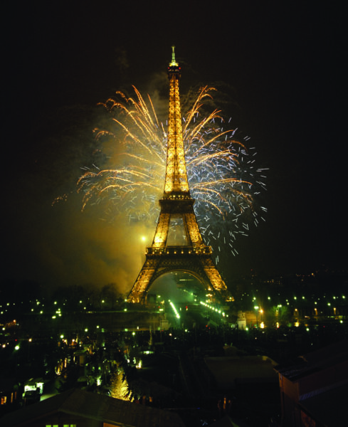 illustration-tour-eiffel-2000-lubliner-feu-d-articice